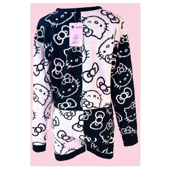 Hot Topic Hello Kitty Bow Crop Sweater and Shorts Set Size S/M BNWT